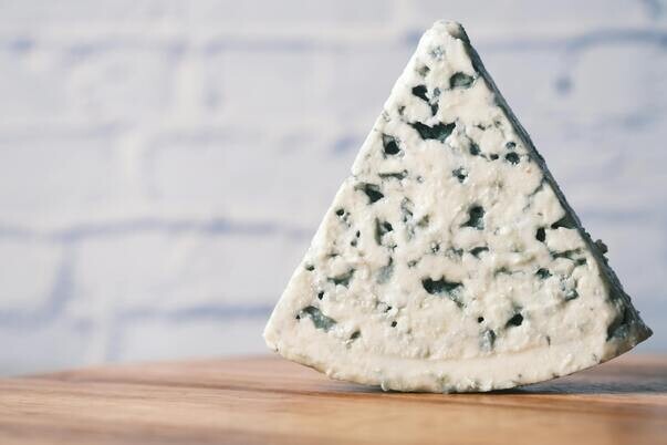 blue-cheese-wedge blue-cheese-wedge