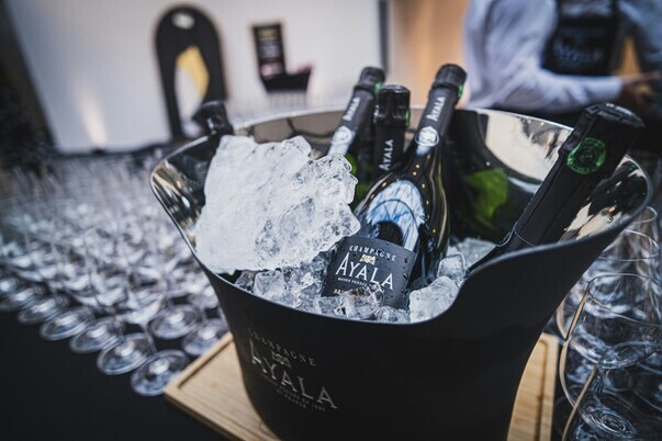 champagne-on-ice champagne-on-ice